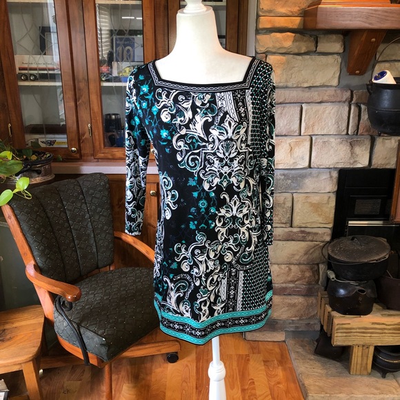 White House Black Market Dresses & Skirts - White House Black Market size Medium 3/4 sleeve black greens and whites